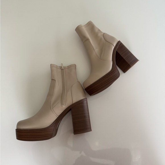 Women Platform Boots - Picture 2 of 8